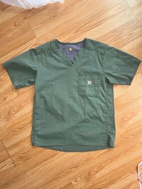 Carhartt Women’s Olive Green Short-Sleeve V-Neck Scrub Top Pocket Shirt Small